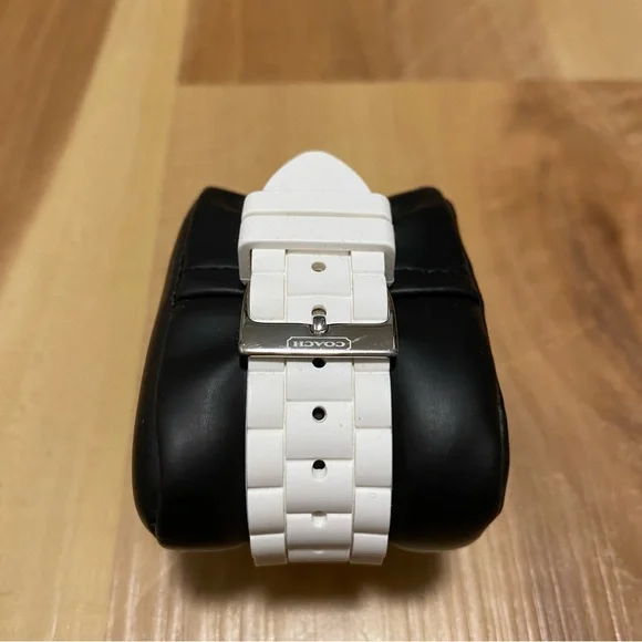 Coach Watch - Picture 3 of 6